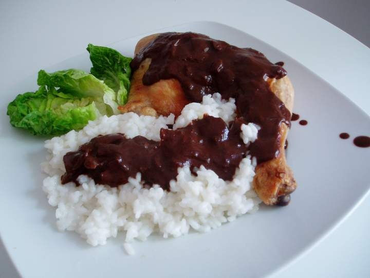 POULET AU CHOCOLAT POULET AU CHOCOLAT